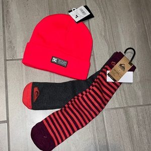 ❄️ WINTER BUNDLE- BEANIE AND CREW SOCKS PINK WITH STRIPES ❄️